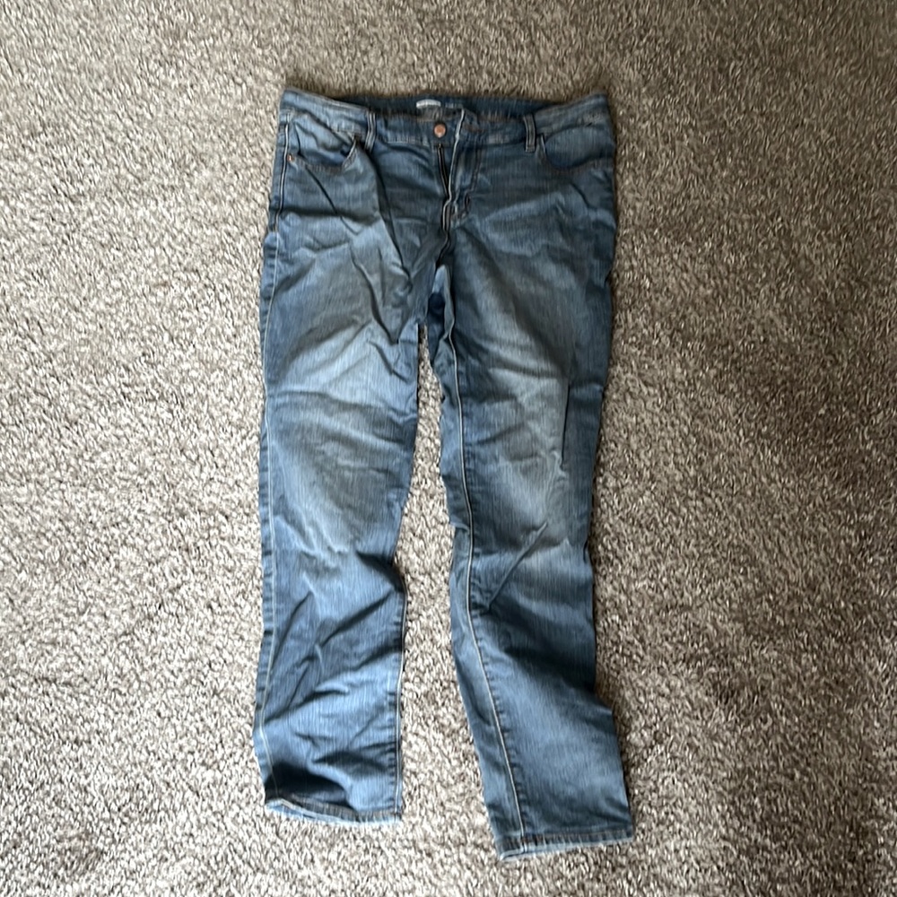 Light wash skinny jeans